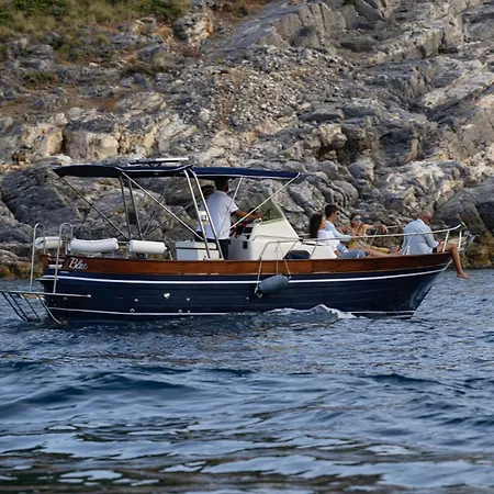 Civico 69 招待所 4*